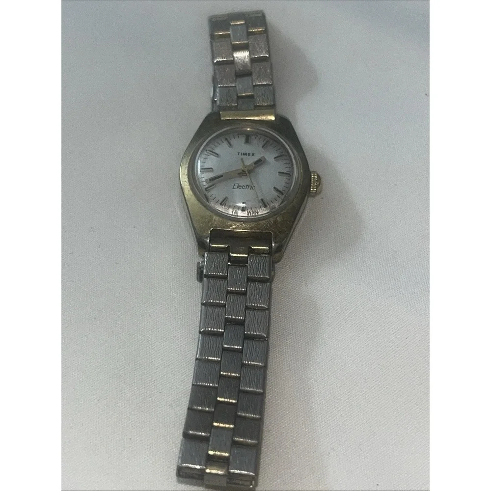Vintage Timex Electric Ladies Watch Analog‎ Gold Tone Wrist Tested Needs Battery